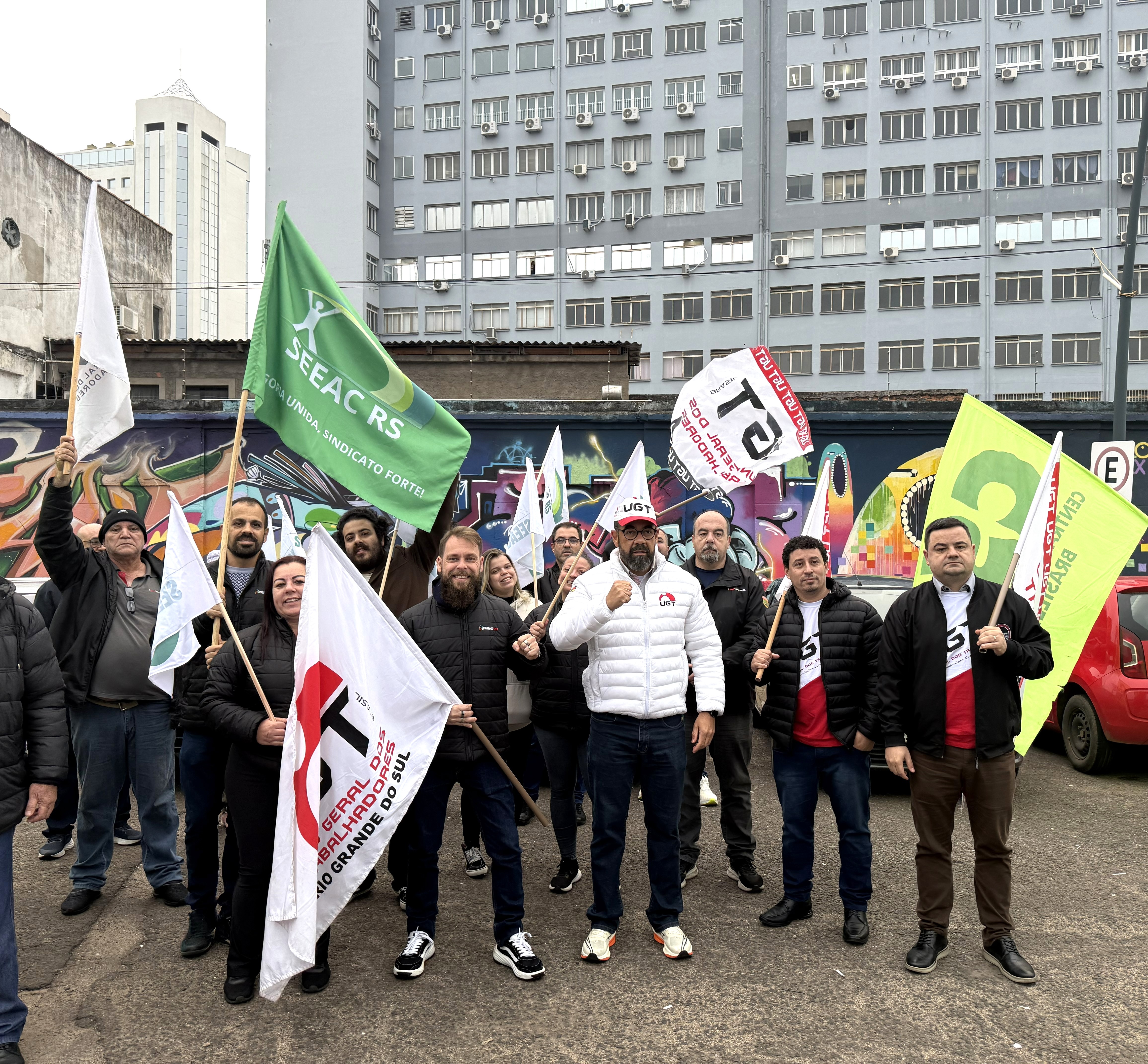 SEEAC RS participa da Marcha da Classe Trabalhadora em defesa do fim da escala 6x1